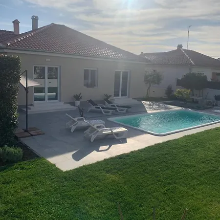 Tony's House In Garden Vila *