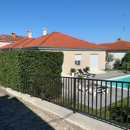 Vila Tony's House In Garden *