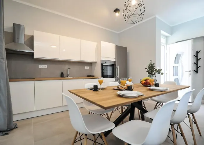 Tony's House In Garden Villa