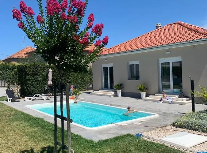 Villa Tony's House In Garden