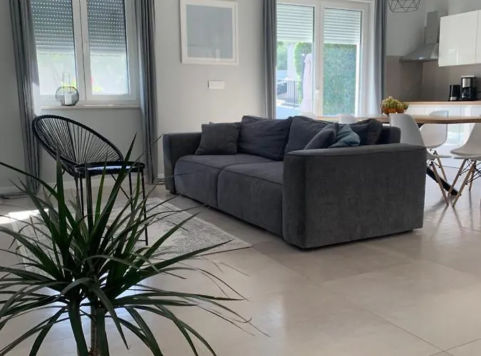 Tony's House In Garden Zadar