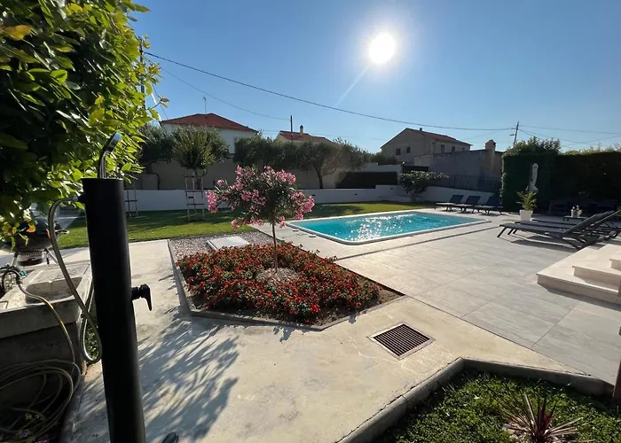 Tony's House In Garden Villa Zadar